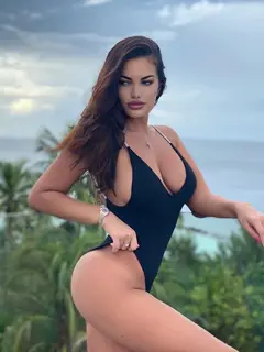 Anetti escort in Dubai