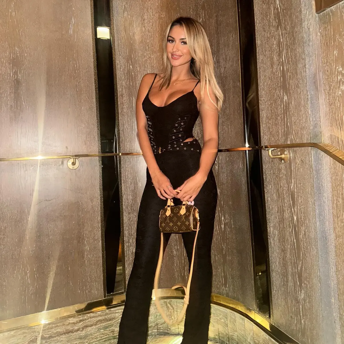 Arsenia escort in Dubai