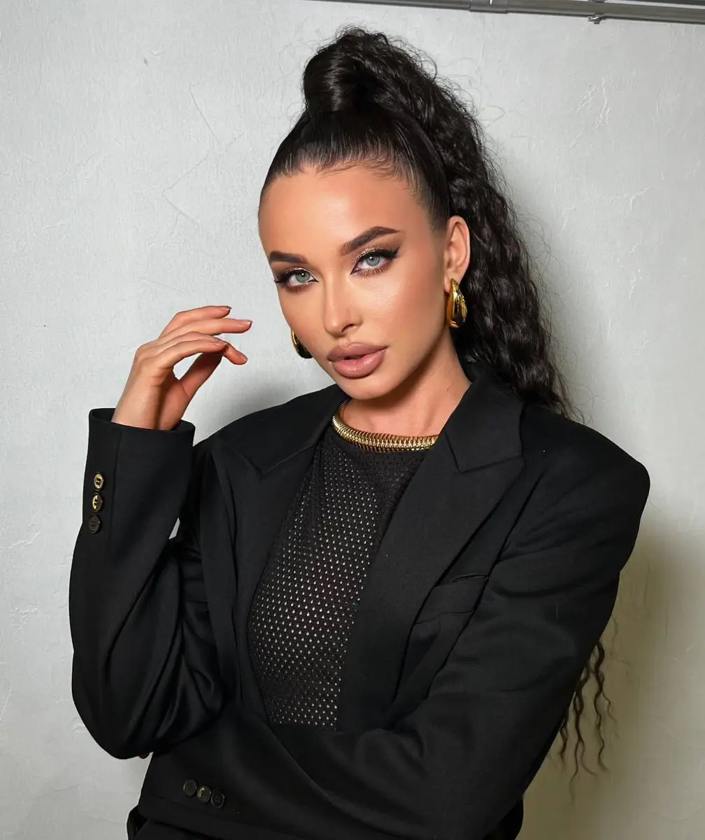 Ascania escort in Dubai