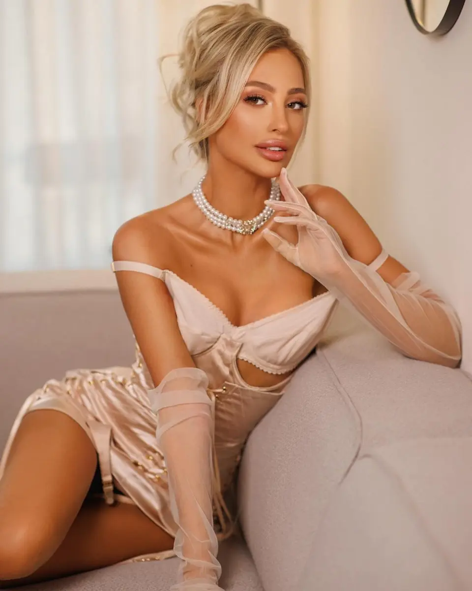 Avelissa escort in Dubai