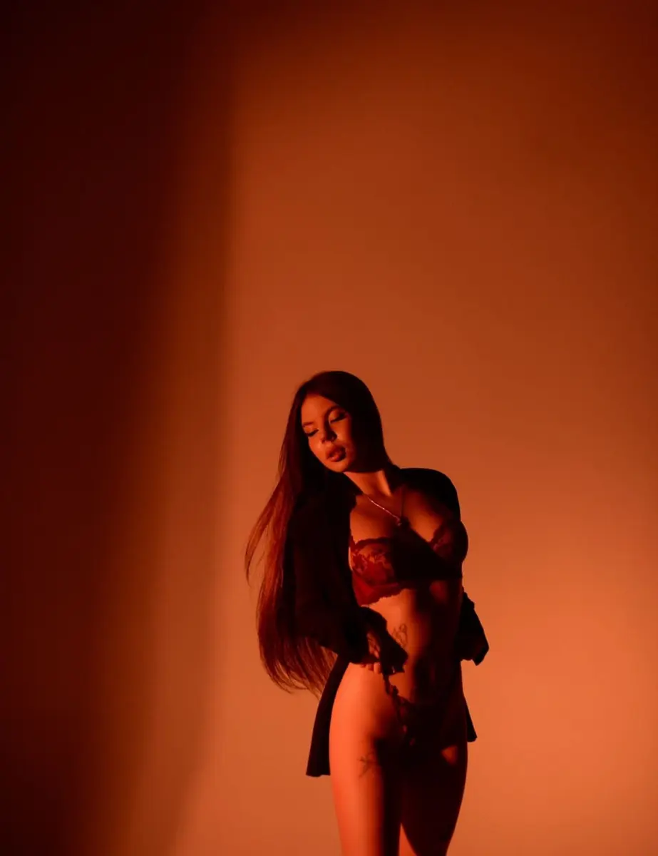 Emma escort in Dubai