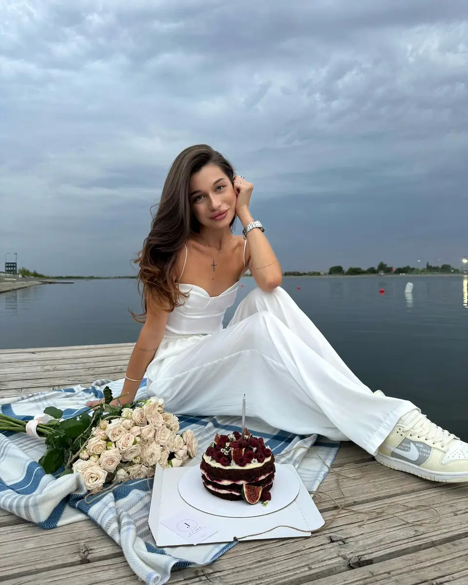 Inemi escort in Dubai