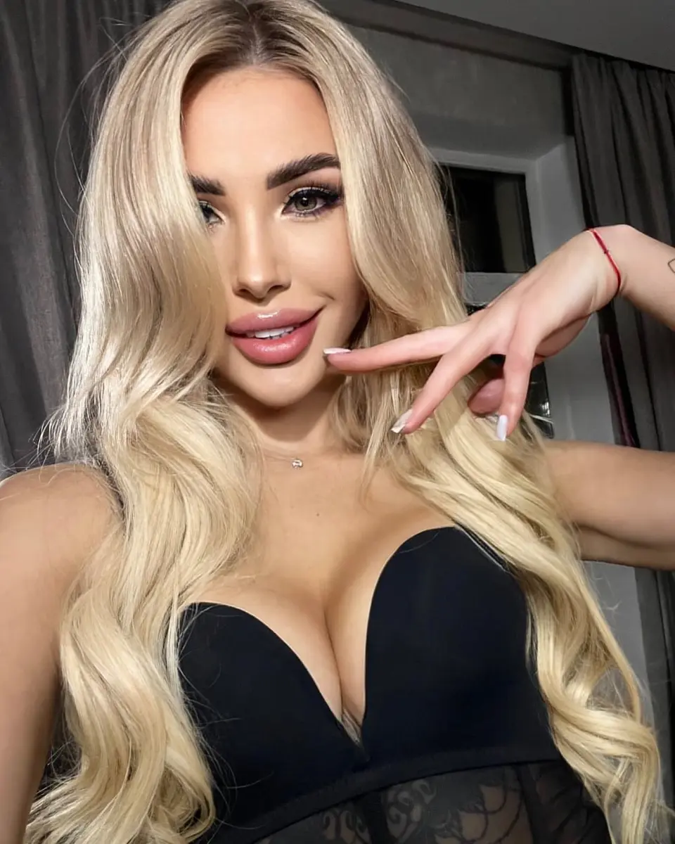 Irissa escort in Dubai