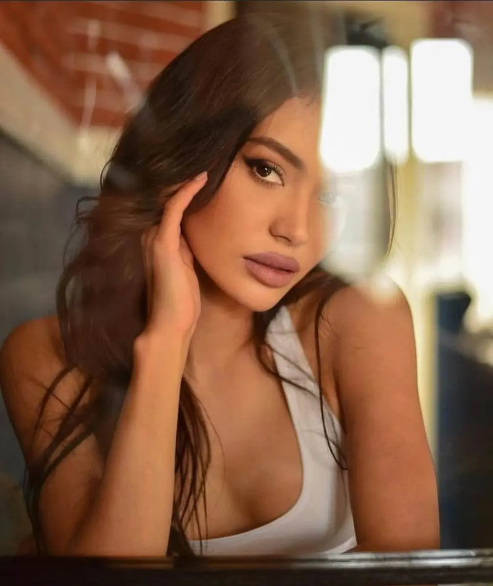 Mana escort in Dubai