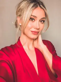 Oleksandria escort in Dubai