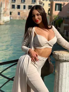 Olivia escort in Dubai