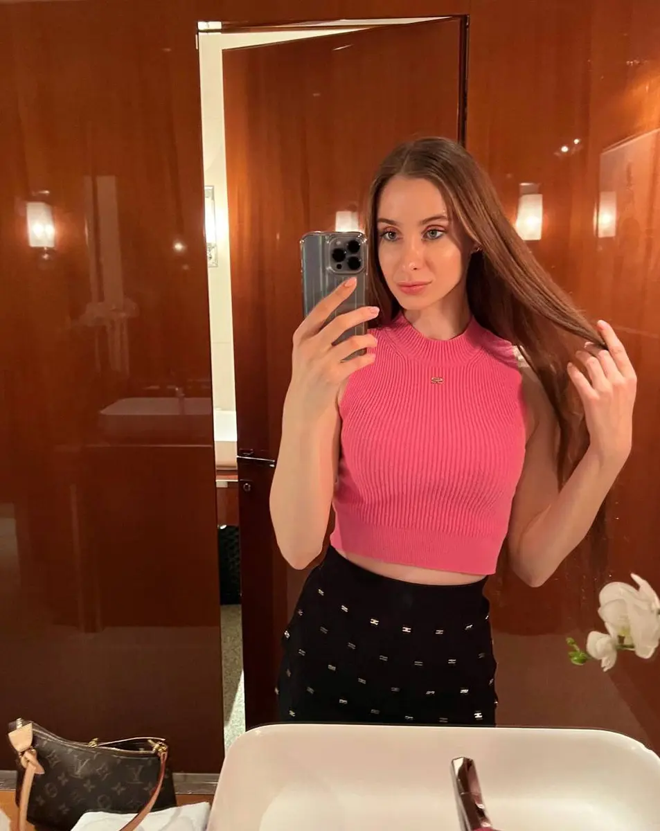 Onelia escort in Dubai