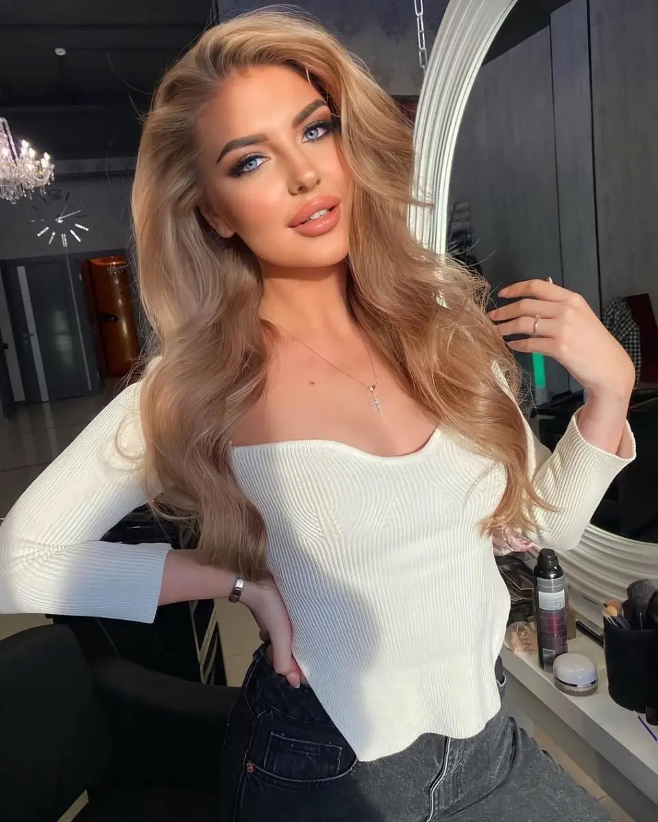 Sophia escort in Dubai