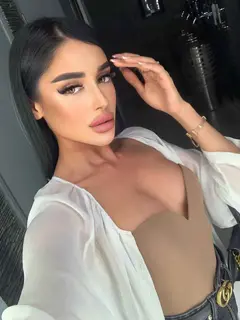 Suzanne escort in Dubai