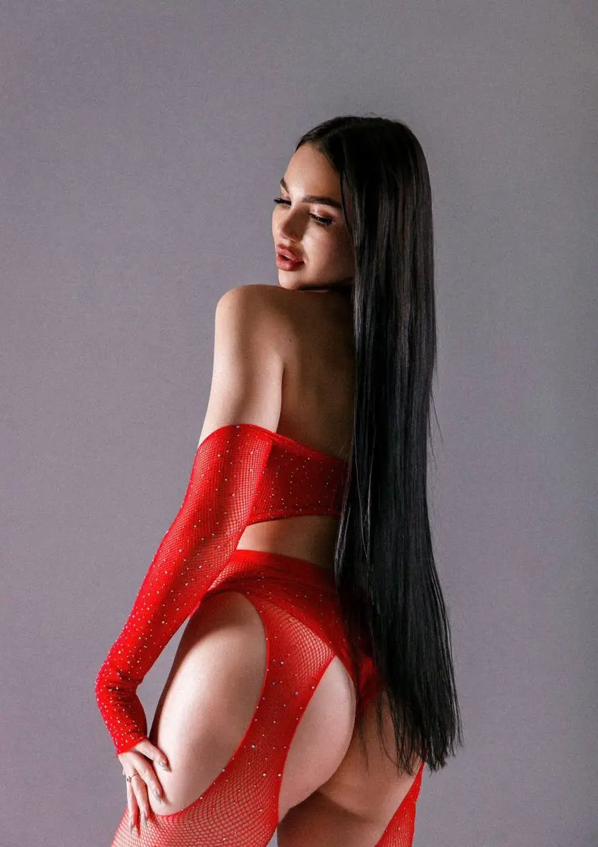 Ustinya escort in Dubai